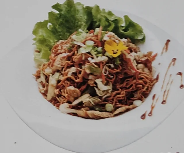 Yakisoba sautés aux légumes